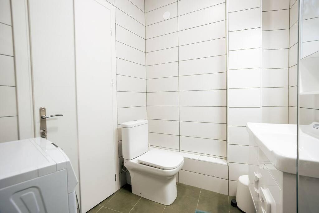 קומוטיני Cozy Studio In The Heart Of City מראה חיצוני תמונה