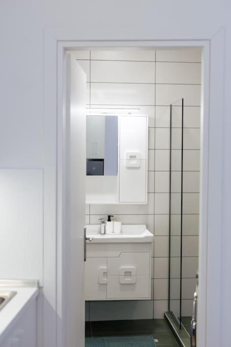 קומוטיני Cozy Studio In The Heart Of City מראה חיצוני תמונה