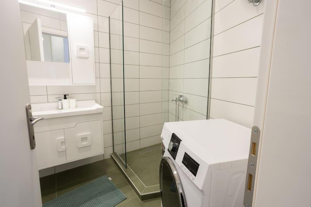 קומוטיני Cozy Studio In The Heart Of City מראה חיצוני תמונה